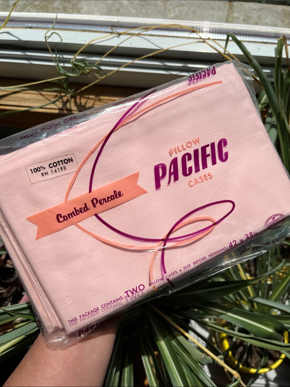 Set of 2 Vtg PACIFIC Pillowcases Light Pink Combed Percale 100% Cotton NOS NIP